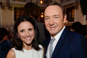 julia-louis-dreyfus-kevin-spacey-nr-perf-inside-900x600-rl